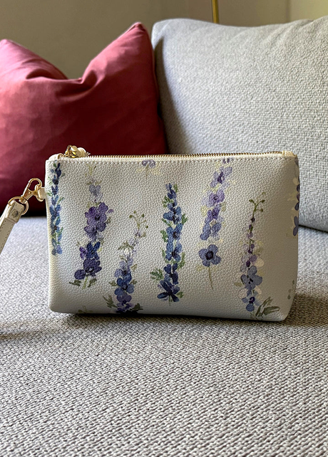 Clutches, Totes & Carry-Alls