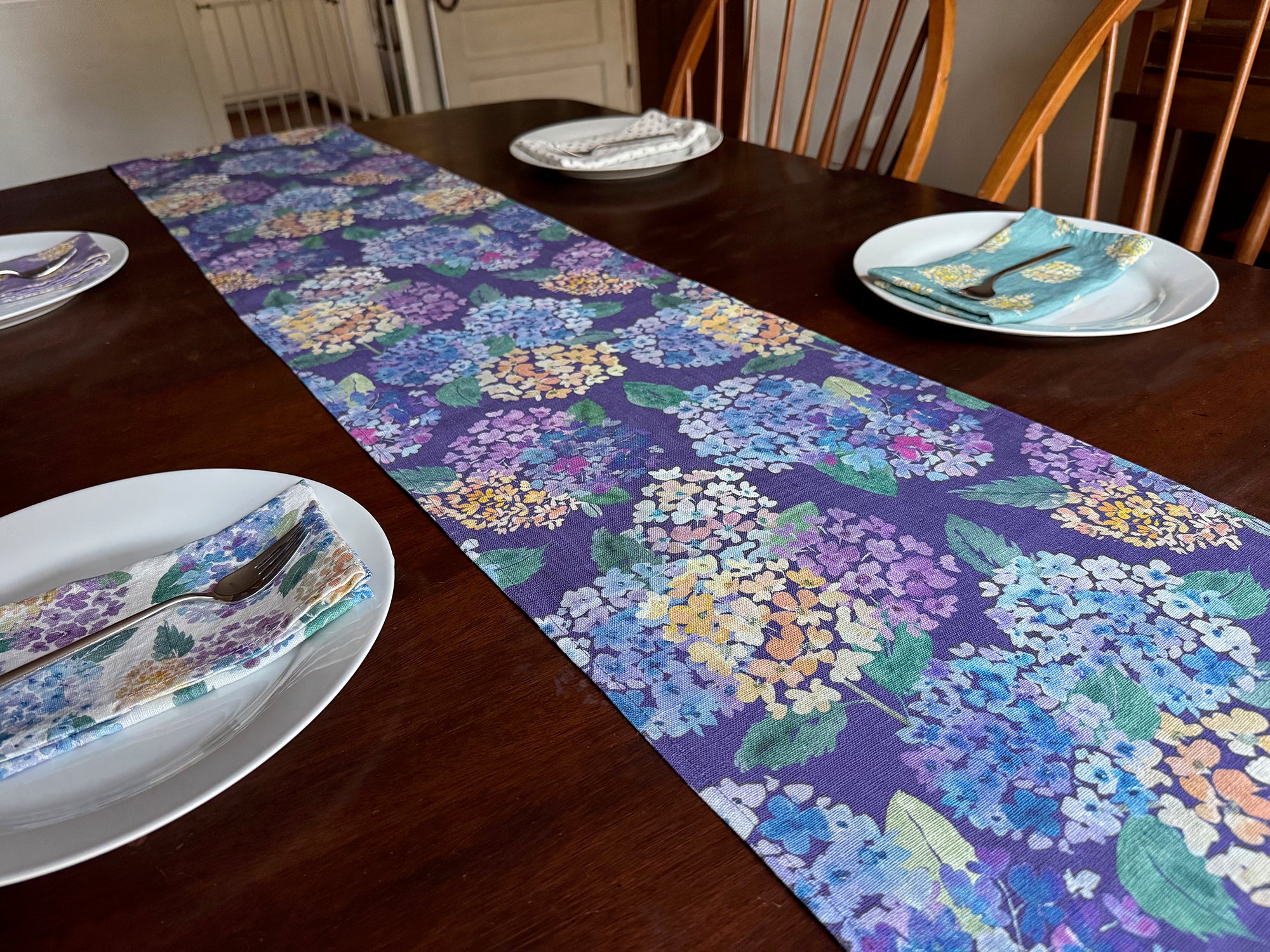 Endless Hydrangea Table Runner