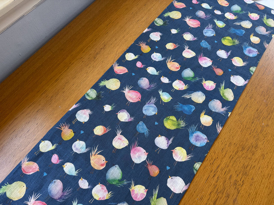 floofy birds european linen table runner