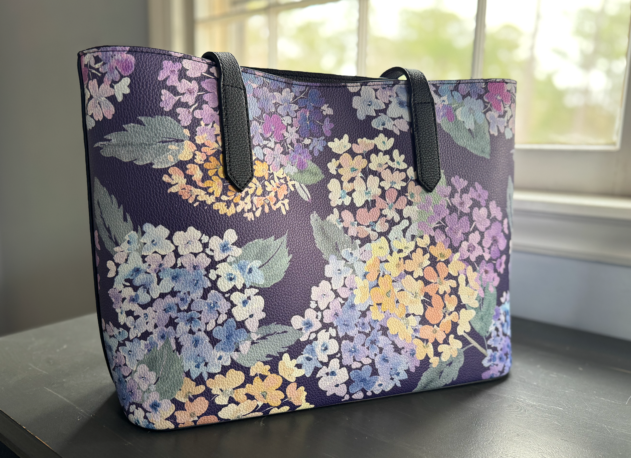 Endless Hydrangea Carry All